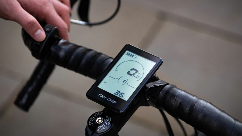 Avaris Ebike full touch display