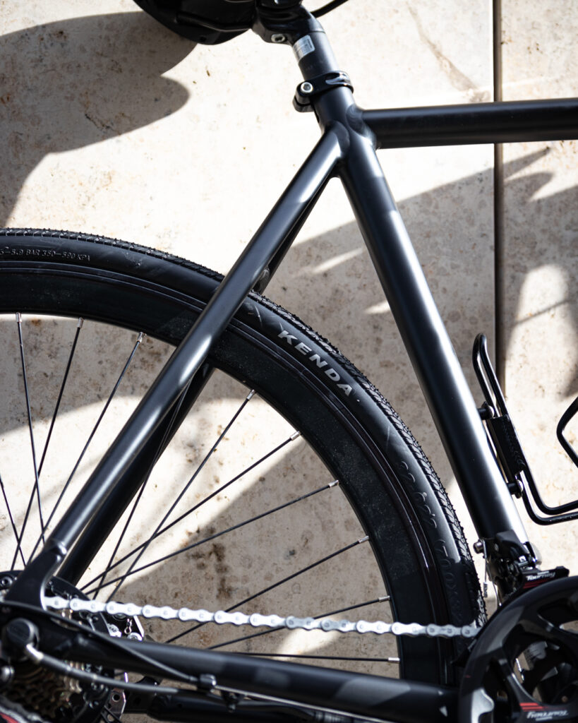 Kenda Tyres Avaris Ebike